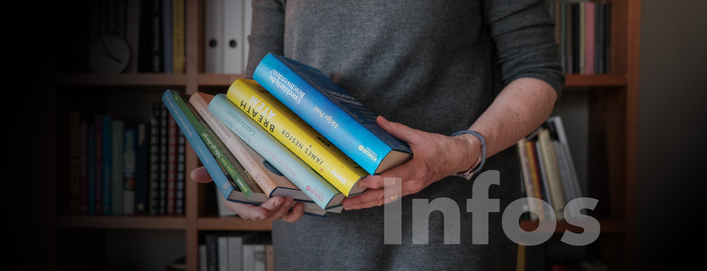 Bücher und Anatomie Modell